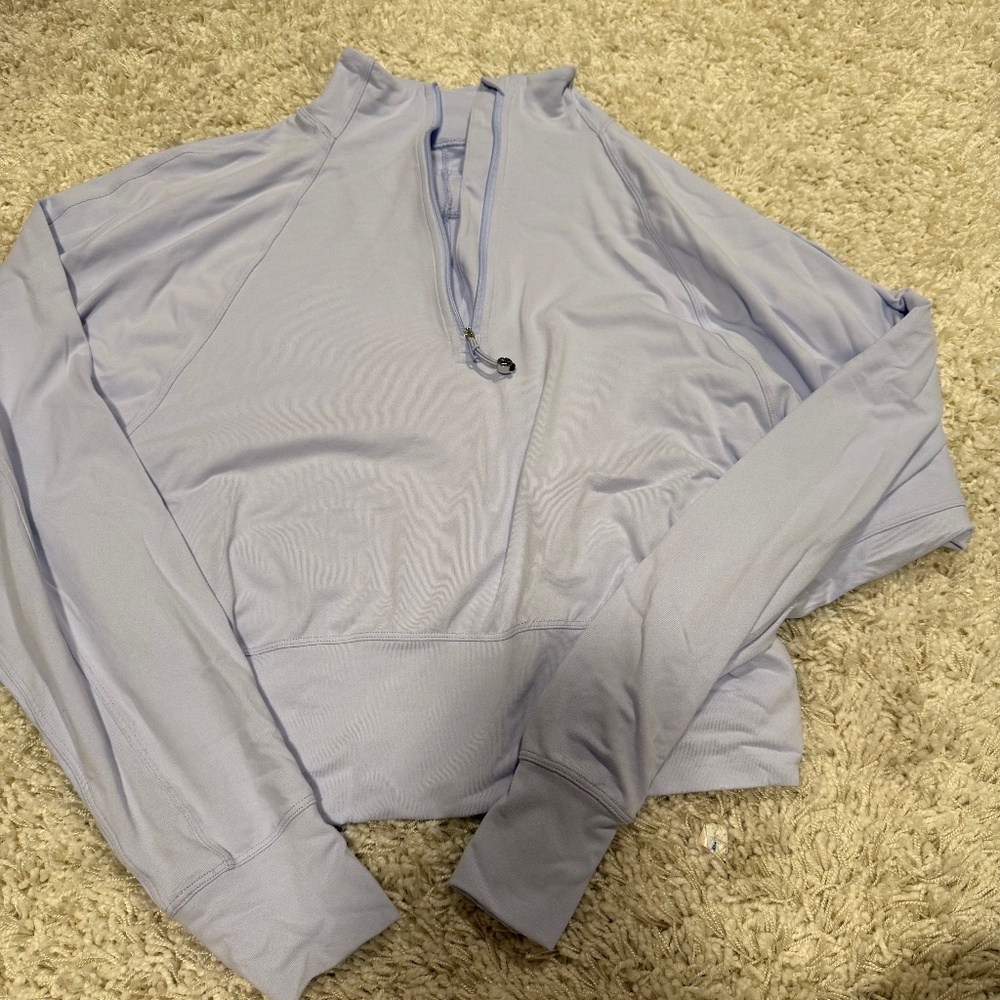 Lululemon Nulu Fabric 3/4 sleeve light blue top size 6